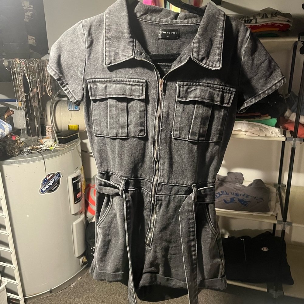 WHITE FOX BOUTIQUE BLACK DENIM ROMPER (XS)